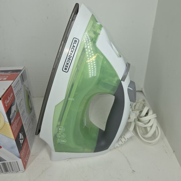 Black & Decker Iron IR02V 1200W Easy Steam Compact Green Ironing Steaming - Picture 4 of 8